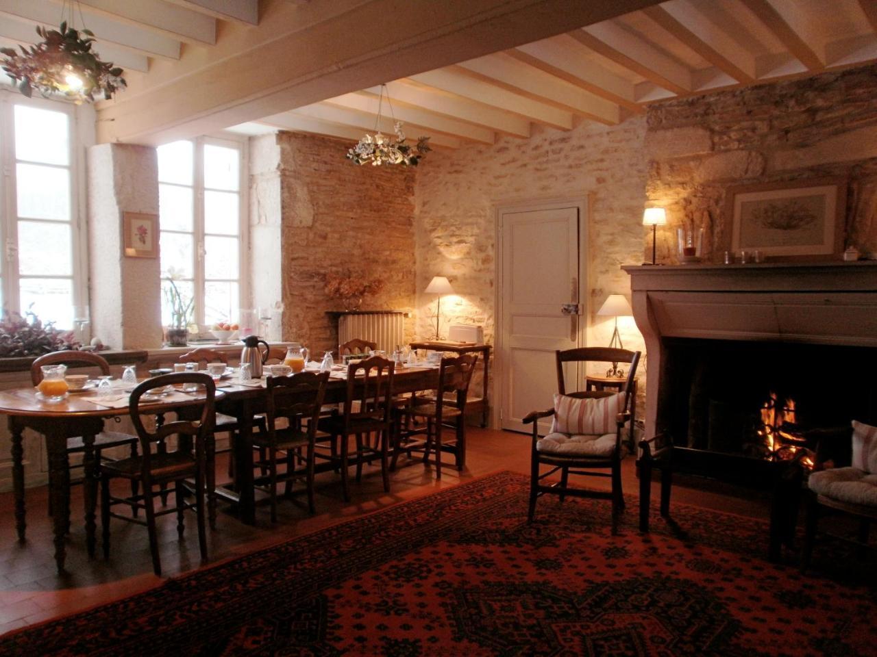 Val De La Nef Bed & Breakfast Joux-la-Ville Ngoại thất bức ảnh